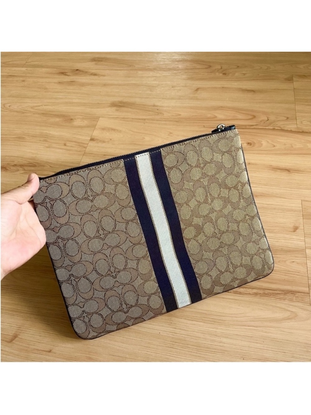 Coach Large Pouch In Signature Jacquard - Picture 4 of 9